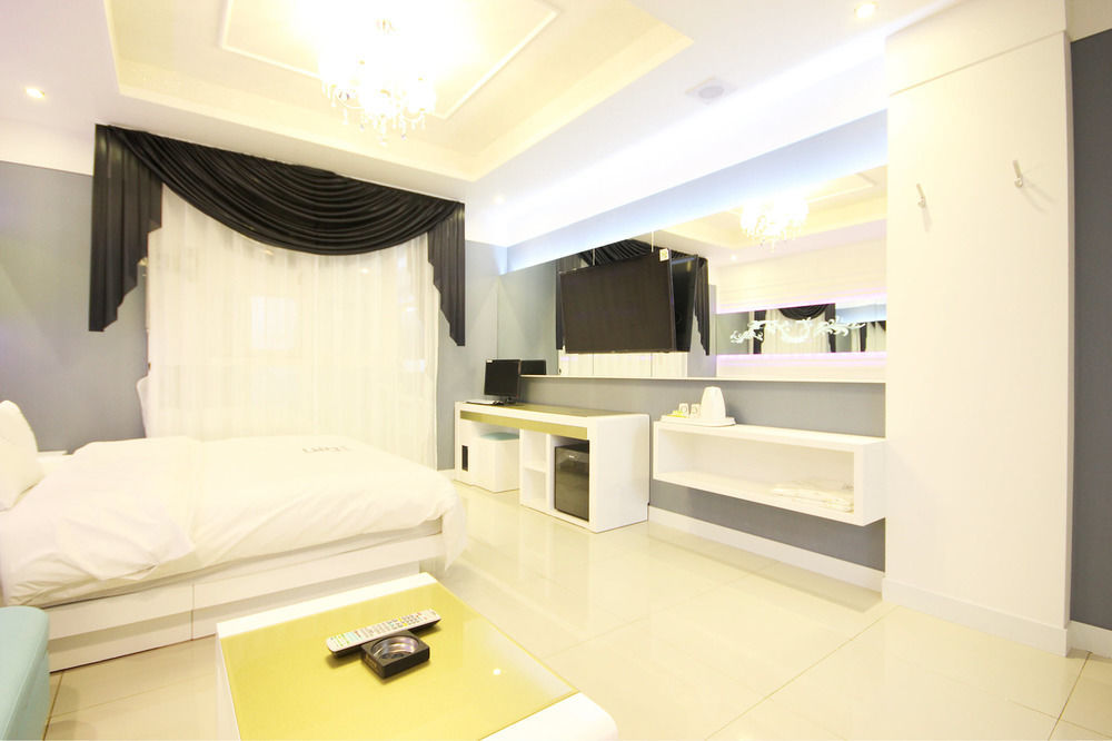 Dome Hotel Gwangju Metropolitan City ภายนอก รูปภาพ