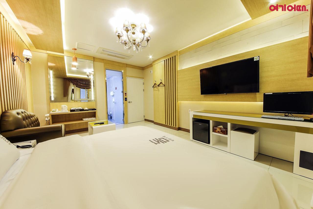 Dome Hotel Gwangju Metropolitan City ภายนอก รูปภาพ